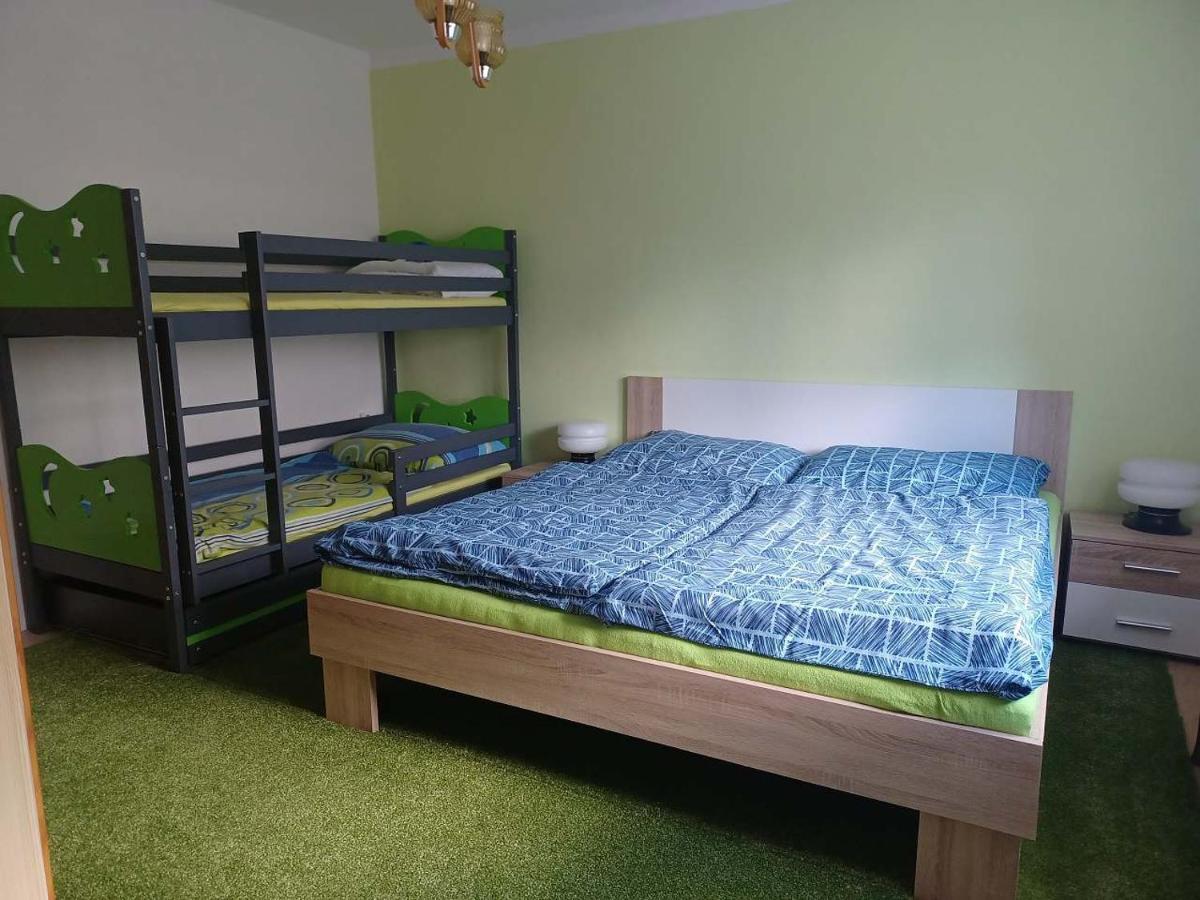 Apartmany U Vleku การ์โลวา สตูดังกา ภายนอก รูปภาพ